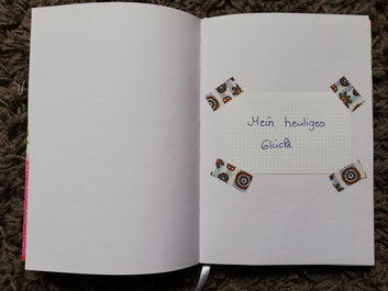 Kraftquelle, selbstgebasteltes Geschenk, Geschenk für Teenager, Geschenk für beste Freundin basteln, Glückstagebuch, selbstgebasteltes Glückstagebuch, kreatives Geschenk, kreatives Geschenk für Teenager, individuelles Geschenk für Teenager