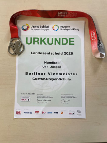 Urkunde und Medaille für den Landesentscheid 2026. Wir wurden Vizemeister