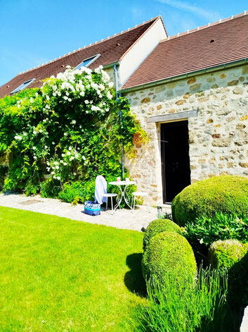 Chambre d’hôtes dans l’Oise avec jardin, petit déjeuner et parking – proche de Senlis, Chantilly, Pierrefonds et du Parc Astérix