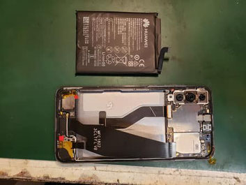 バッテリーを外したをHUAWEI P20Pro