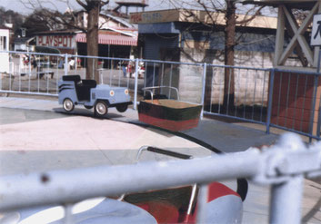 “Background #1” 2013, oil on photograph, 8.9×12.7cm