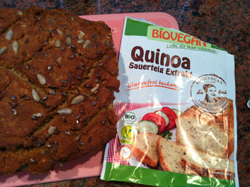 glutenfreies veganes Brot mit Quinoa Sauerteig