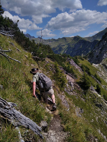 Mountain drama, dangerous trails, Alps, alpine hiking, accident