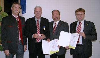 2.v.l. Gerhard Dubszka