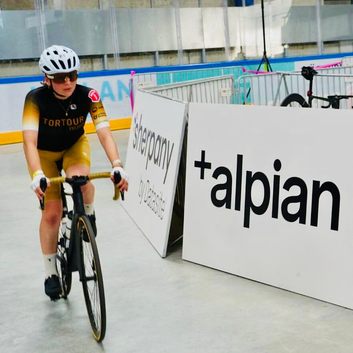 Herausforderung gepackt: Ladina fährt 200Km bei der Tortour Myself
