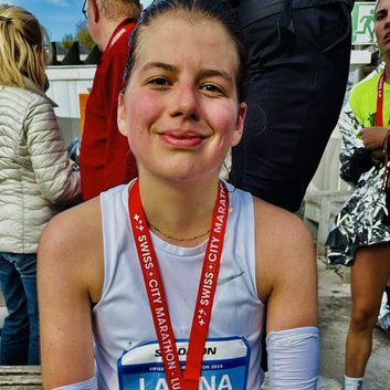 Ladina im Ziel des Swiss City Halbmarathons