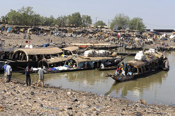 Mopti ; Niger  ; pinasse ; commerce ; port ;