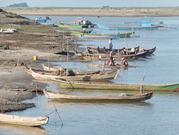 Irrawaddy-rivier-boot-Myanmar-Birma