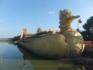 Meiktila-gouden-eend-rivier-Myanmar-Birma