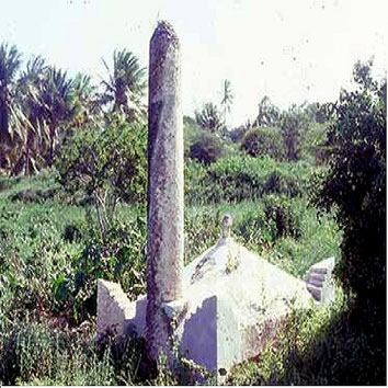 Siyu Tomba a pilastro