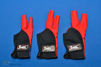 スルース・イーヴォルブド・グローブの3サイズ。左からS、M、L