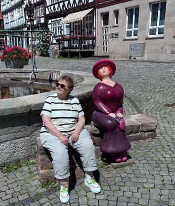 Die zwei Rosas. Juni 2026