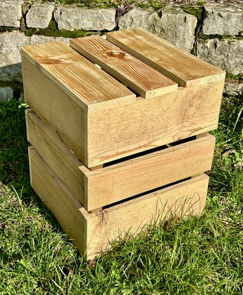 Mietmöbel, Würzburg, Tisch, Stühle, Verleihservice, mieten, leihen, ausleihen, Hochzeit, freie Trauung, Aschaffenburg, Schweinfurt, Nürnberg, Rothenburg, Fulda, Event, Unterfranken, Sitzwürfel, Bayern, Hocker, Loungemöbel, Palettenlounge, Outdoormöbel