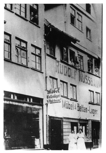Das Haus der Nussbaums (wahrscheinlich vor dem Ersten Weltkrieg) (Stadtarchiv Kassel S 17)