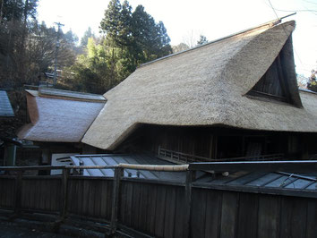 屋根の改修が終わった馬場家