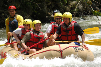 Arenal Combo Tour:  Rafting & Aguas Termales Baldi