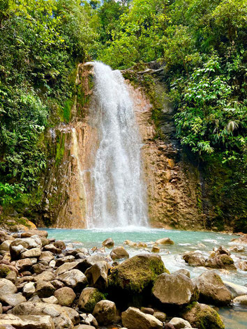 Blue Falls a 1 hora y media desde La Fortuna