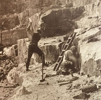 Ouvriers carriers dans une carrière, vers 1920