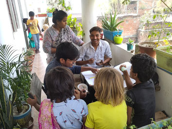 Special afternoon teas with chai, or ice-cream, or golgappa, or fruit. They provided a respite from learning and an opportunity to socialize.