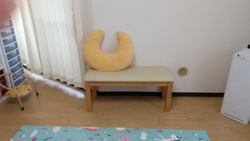 長椅子を置きました