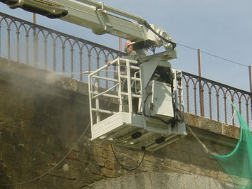 Haute Pression dans le Tarn et en région occitanie avec nacelle et échafaudage matériel karcher