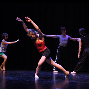 Gastchoreografin Ortrun Stanzel, Jugendcompany, Tanzperformance, Texas, Diverse Space Dance Company