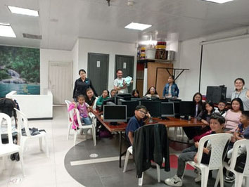fundaciones recibiendo donaciones de computadores y tecnología