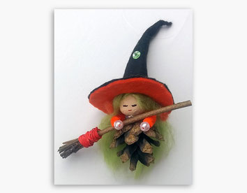 Märchenfiguren Hexen aus Zapfen handgefertigt von Daninas-Kunst-Werkstatt