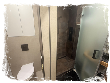 Badezimmer und WC zu einem Raum zusammenlegen.