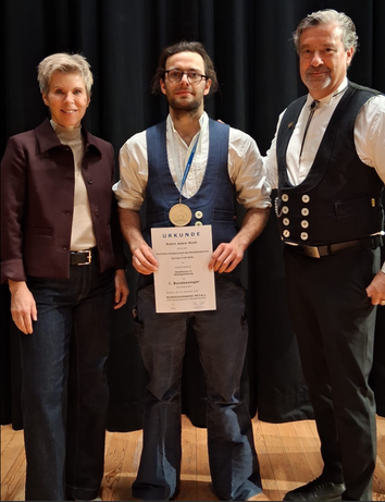 Michaela Padberg (WDR Lokalzeit Siegen), Robin Muth, Thomas - Maria Schmidt (Ausbilder)