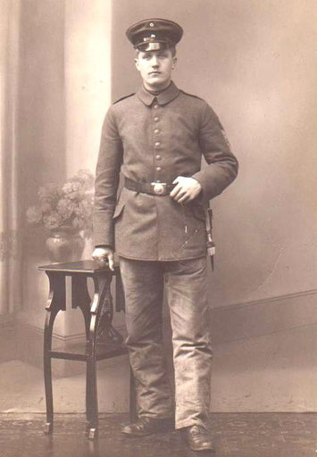 Karl Claus, Onkel von Heinz Claus (Clause Heini), in Uniform (1.WK ?) oder Landsturm - Sammlung B.Huhn