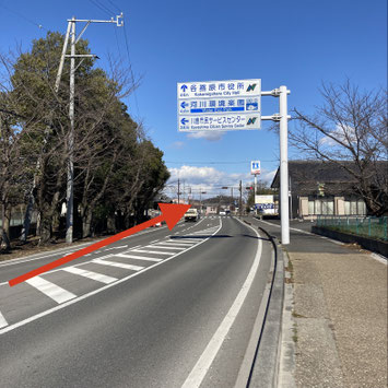 各務原スポーツ公園横を通る道の写真