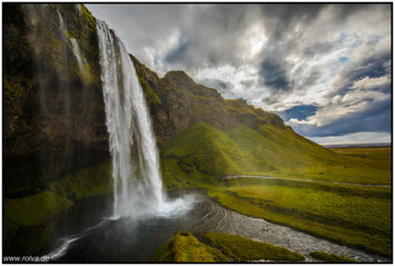 Island#Seljalandsfoss Wasserfall#sɛljalantsˌfɔs#Eyjafjallajökull#Ringstrasse#Roland Valter#rolva#Natur-Fotografie#Aachen 