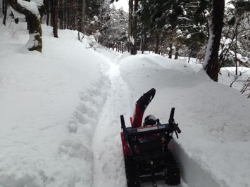 山小屋（楽舎）への進入路除雪