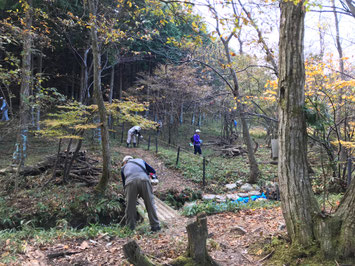 地元の山門老人会と観察コースの草刈り