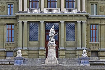 Wilhelm Tell (1901) von Antonin Merciè  beim Palais de Justice de Montbenon in Lausanne