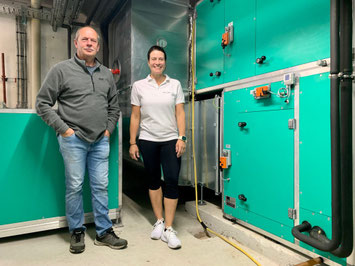 Heinz Hickert (Liegenschaften) + Severine Graf (Badmeisterin)