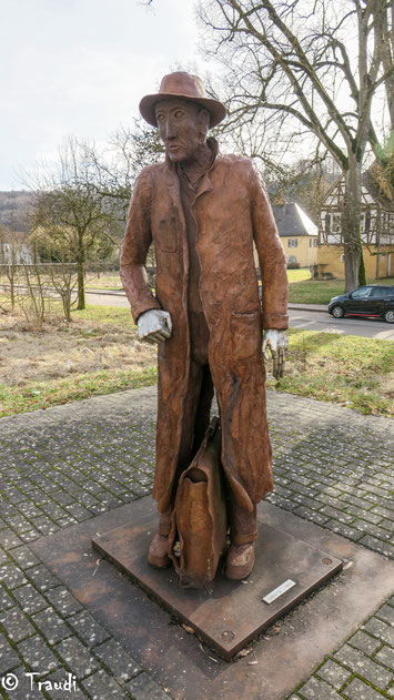 Elser-Statue beim Königsbronner Bahnhof