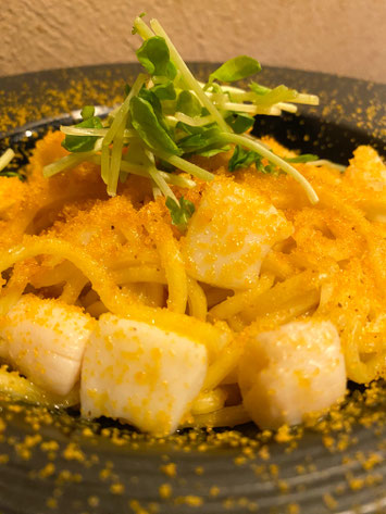 40.     サルデーニャ産 からすみとイカと小柱のオリーブオイルソース　🌶️　１,４００円   