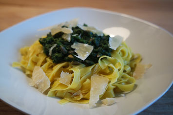 Leckeres Rezept mit Trüffelöl - Nudeln mit Spinat