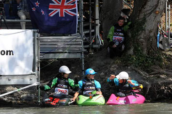 Jipii, der Einzug ins Finale der Top 5 ist gesichert! Foto: ICF kayak freestyle sort