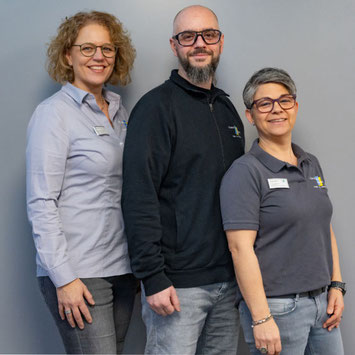 Team Bild von Inhaberin Sandra Flückiger und Leitung Caroline Stern und Rico Flückiger