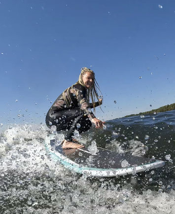 Ein Surfkurs für einfaches surfen lernen mitten in Deutschland