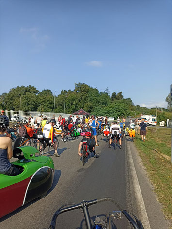 Le départ de la course de 2 heures