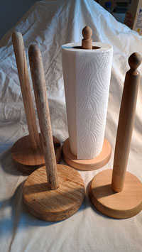 Küchenrollenhalter aus Ahornholz oder Birkenholz & Servier und Schneidebrett aus rustikaler Eiche