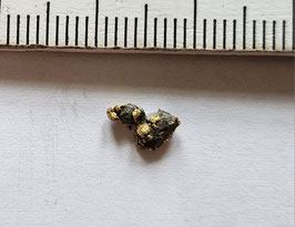 Sehr schönes Schweizer Goldstufe mit Bleiglanz und Quarz Kristallin  0.27 Gramm Region Vorderrhein