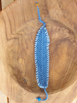 Feder-Lesezeichen aus jeansblauer Baumwolle, mit Lederband eingefasst