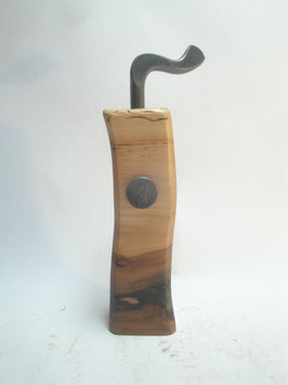 Pfeffermühle aus Apfelholz mit handgeschmiedeter Kurbel