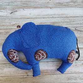 Coussin éléphant en coton  bleu et coquillages marron et blanc