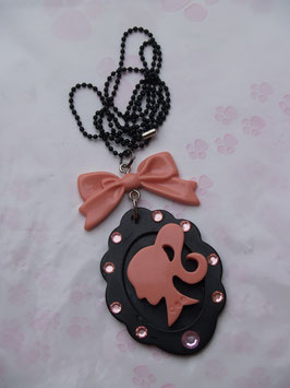 Collier Pink and Black Lady Face